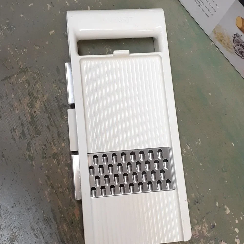 Paterno 7 blade, 8 cut‎ spiraling pro and hand held grater/slicer